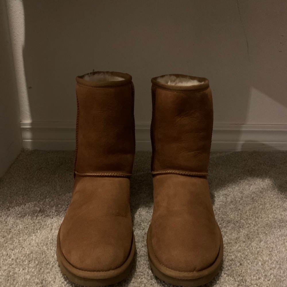 Ugg classic II size 8